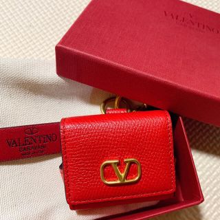 ヴァレンティノ(VALENTINO)の2/15まで掲載！Valentino airpodsケース(ヘッドフォン/イヤフォン)