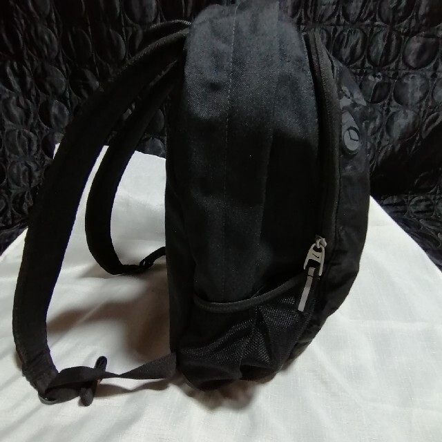 ナイキ　黒リュック　男女兼用 レディースのバッグ(リュック/バックパック)の商品写真