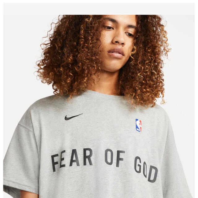 FEAR OF GOD(フィアオブゴッド)のNike×Fear of God ダークグレーヘザーウォームアップtシャツ メンズのトップス(Tシャツ/カットソー(半袖/袖なし))の商品写真