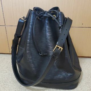 ルイヴィトン(LOUIS VUITTON)のルイヴィトン ノエ エピ ノワール 黒 巾着(ショルダーバッグ)