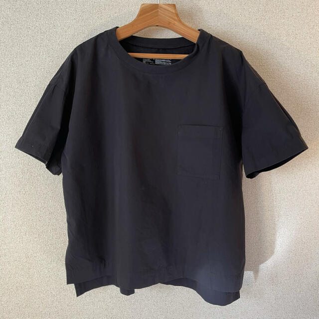 MUJI (無印良品)(ムジルシリョウヒン)の無印良品　Tシャツ　シャツ　黒 レディースのトップス(Tシャツ(半袖/袖なし))の商品写真