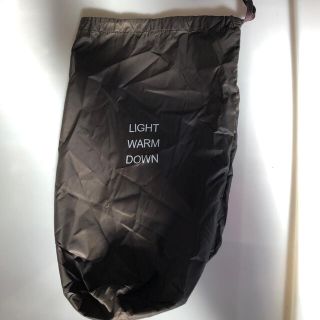 ユニクロ(UNIQLO)のユニクロ　LIGHT WARM DOWNの袋(ダウンジャケット)