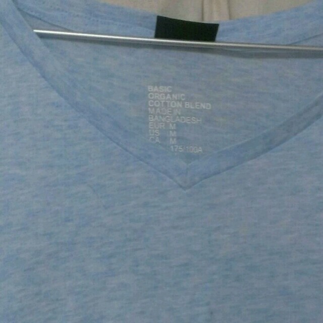 H&M(エイチアンドエム)のH&M Vネック シャツ  メンズのトップス(Tシャツ/カットソー(半袖/袖なし))の商品写真