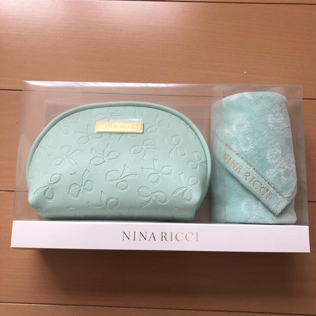 NINA RICCI(ニナリッチ)の新品　ニナリッチ　ポーチ　タオルハンカチ　セット レディースのファッション小物(ポーチ)の商品写真