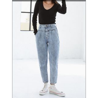 アリシアスタン(ALEXIA STAM)のArrow Pocket Waist Two Tuck Pants Blue(デニム/ジーンズ)