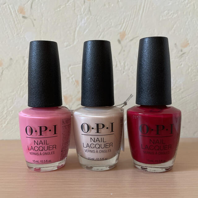 OPI(オーピーアイ)のOPI ネイル マニキュア　３本セット コスメ/美容のネイル(マニキュア)の商品写真