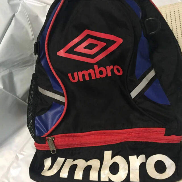 UMBRO(アンブロ)の(ご購入検討中)サッカー リュック カバン 子ども用 ★値引き交渉可★ キッズ/ベビー/マタニティのこども用バッグ(リュックサック)の商品写真