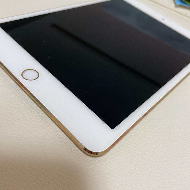 Apple(アップル)のiPad mini4 Wi-Fi+Cellular 128GB ゴールド スマホ/家電/カメラのPC/タブレット(タブレット)の商品写真