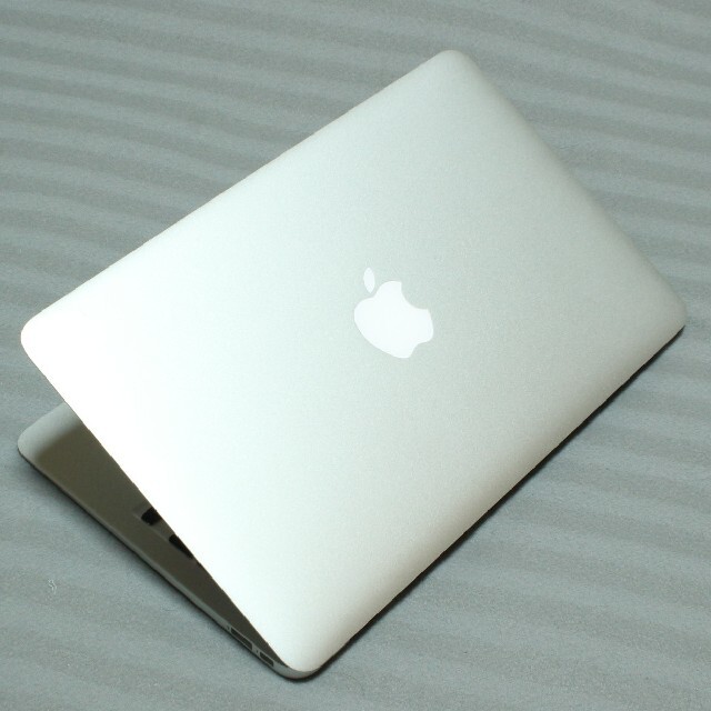 MacBookAir 11inch Early 2014 A1465①