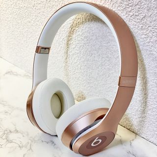 ビーツバイドクタードレ(Beats by Dr Dre)のbeats solo2 wireless  ローズゴールド　ヘッドホン(ヘッドフォン/イヤフォン)