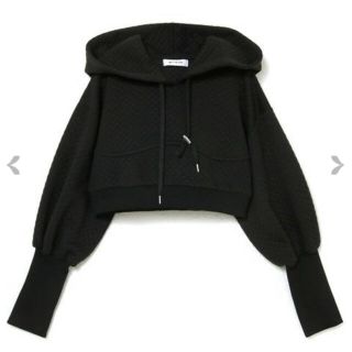 melt the lady ”M” short hoodie black