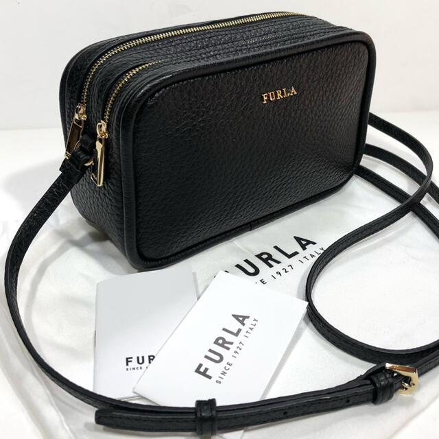 人気✨️FURLA フルラ リリー 赤 ショルダーバッグ カメラバッグ