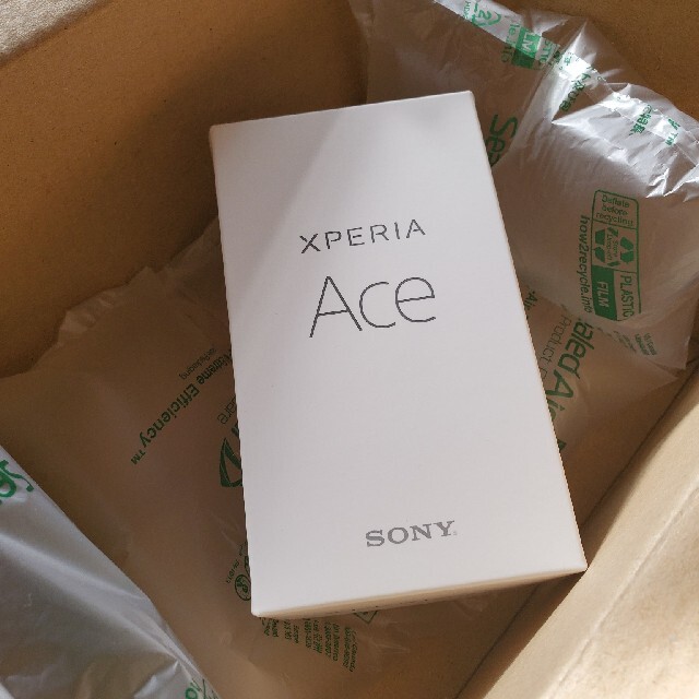 xperia ace 白　2台　SIMフリー　新品未使用 スマホ/家電/カメラのスマートフォン/携帯電話(スマートフォン本体)の商品写真