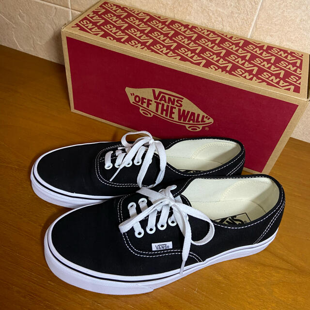 VANS(ヴァンズ)の《専用》no.5★美品★ VANS AUTHENTIC ブラック　26.5cm メンズの靴/シューズ(スニーカー)の商品写真