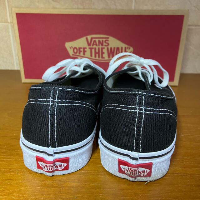 VANS(ヴァンズ)の《専用》no.5★美品★ VANS AUTHENTIC ブラック　26.5cm メンズの靴/シューズ(スニーカー)の商品写真