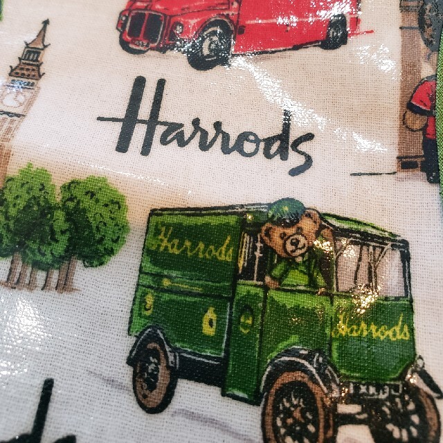 Harrods(ハロッズ)のbabyスタイ☆Harrods キッズ/ベビー/マタニティのこども用ファッション小物(ベビースタイ/よだれかけ)の商品写真