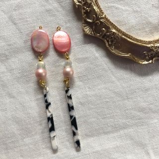 サンタモニカ(Santa Monica)の pink shell cow pierce(ピアス)