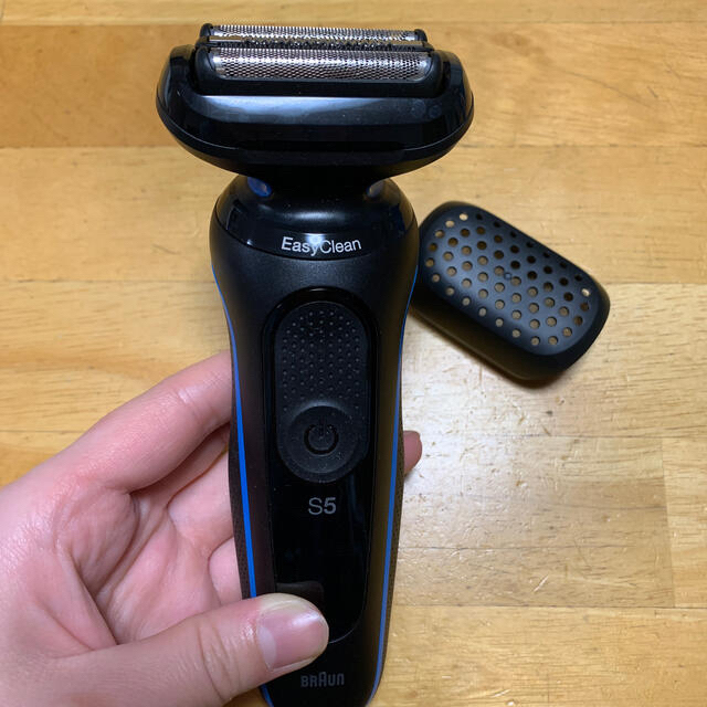充電式　髭剃り　BRAUN Series5 1