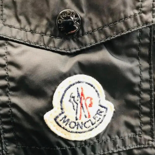 MONCLER  フリルが可愛いナイロンジャケット　8A 130cm