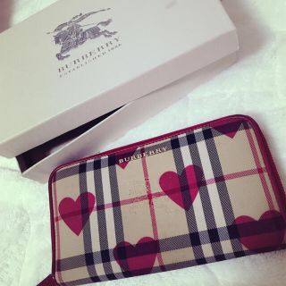 バーバリー(BURBERRY)のバーバリー❤️長財布❤️ハート❤️バレンタイン(財布)