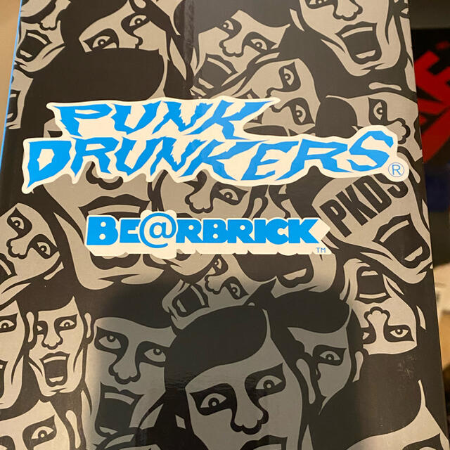 PUNK DRUNKERS(パンクドランカーズ)の新品　400% あいつ　タトゥー　be@rbrick エンタメ/ホビーのフィギュア(その他)の商品写真