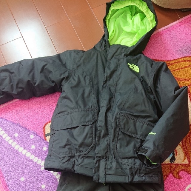 THE NORTH FACE(ザノースフェイス)のノースフェイス　キッズ　スノージャケット キッズ/ベビー/マタニティのキッズ服男の子用(90cm~)(ジャケット/上着)の商品写真