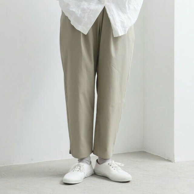 未使用】yuni 80/2 コットン強撚ギャバbent hem パンツ - カジュアルパンツ