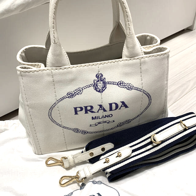 PRADA(プラダ)のPRADA カナパ レディースのバッグ(トートバッグ)の商品写真