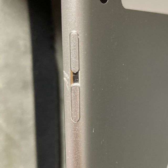 美品　iPad Air2 16GB シルバー　カバー付き