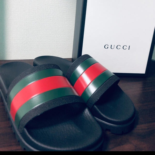 Gucci(グッチ)の値下げ、送料込み不可 GUCCI サンダル サイズ9 引っ越しのため手放します メンズの靴/シューズ(サンダル)の商品写真