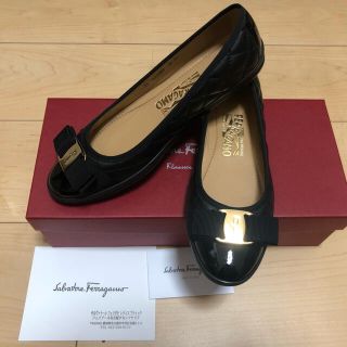 フェラガモ(Ferragamo)の新品未使用　フェラガモ  VARA RUFINA バレエシューズ(バレエシューズ)