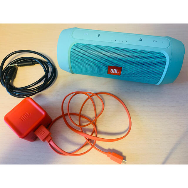 JBS(ジェイビーエス)のJBL CHARGE2+ Bluetoothスピーカー スマホ/家電/カメラのオーディオ機器(スピーカー)の商品写真