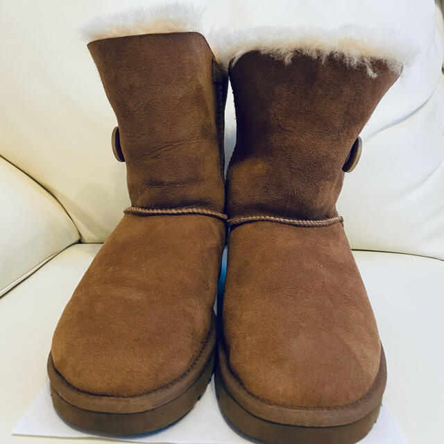 UGG ブーツ　ムートンブーツ　チェスナット　ベイリーボタン　7 24