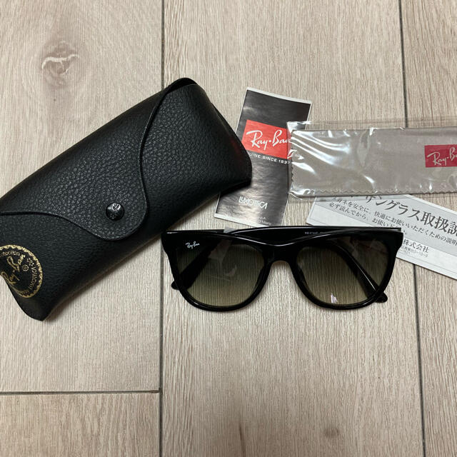 Ray-Ban(レイバン)のふーるー様専用　レイバンサングラス メンズのファッション小物(サングラス/メガネ)の商品写真