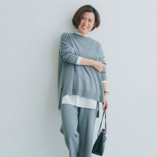 プラステ(PLST)の大草直子さん着用✨新品！未使用！タグ付！♥️PLST♥️バンドカラーシャツ。M。(シャツ/ブラウス(長袖/七分))