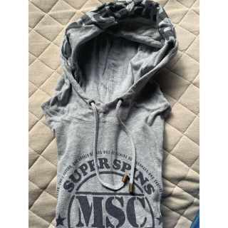 マウジー(moussy)のmoussyのパーカー(パーカー)