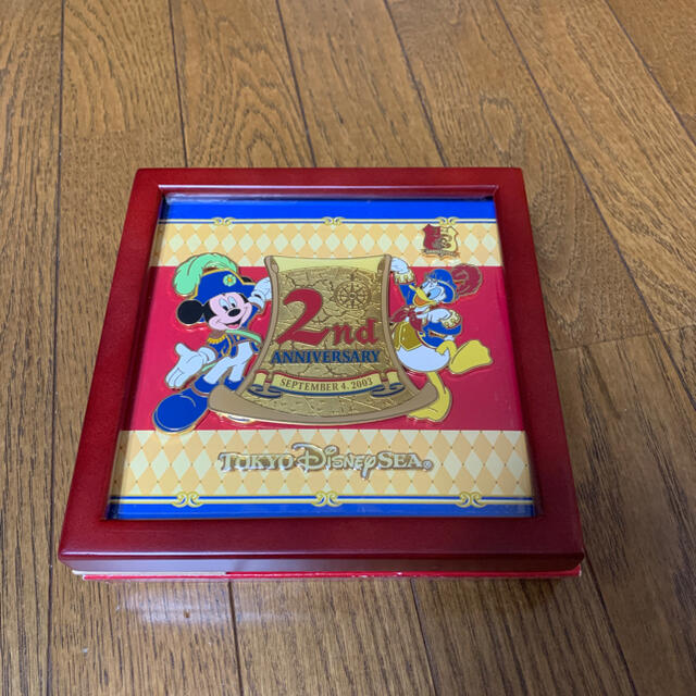 【在庫僅少】 Disney - ディズニシー セカンドアニバーサリー ピンバッジセット バッジ+ピンバッジ 【在庫僅少】 Disney - ディズニシー セカンドアニバーサリー ピンバッジセット バッジ+ピンバッジ