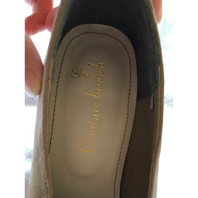 Couture Brooch(クチュールブローチ)の美品　クチュールブローチ　リボンパンプス　ベージュ レディースの靴/シューズ(ハイヒール/パンプス)の商品写真