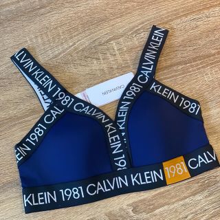 カルバンクライン(Calvin Klein)のカルバンクライン トライアングル ロゴ ブラ レディース ネイビー/M(ブラ)