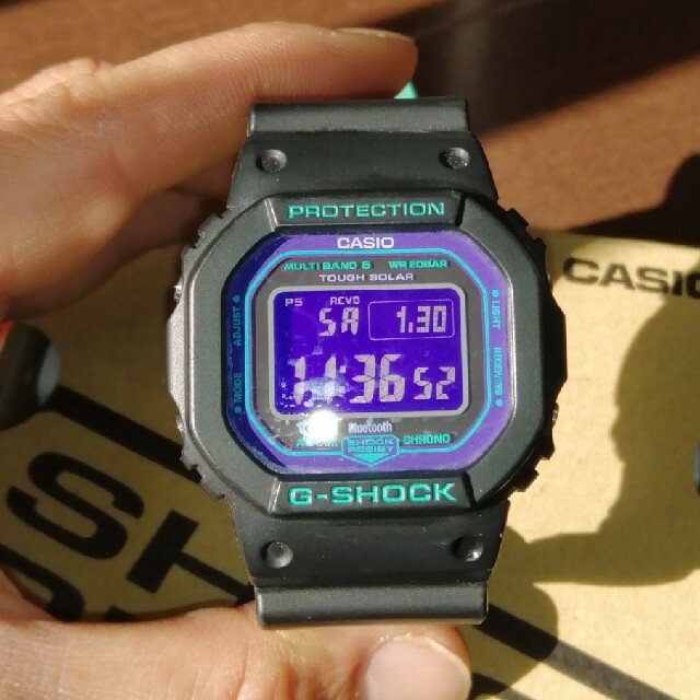 G-SHOCK 電波ソーラー　腕時計　黒　水色　紫