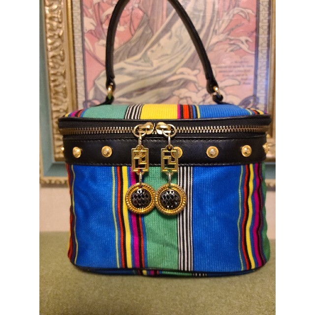 Gianni Versace(ジャンニヴェルサーチ)のジャンニ　ヴェルサーチ　希少ヴィンテージ レディースのバッグ(ハンドバッグ)の商品写真