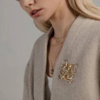 LOEWE - 【ラスト1点】ロエベ アナグラム ブローチ ゴールド の