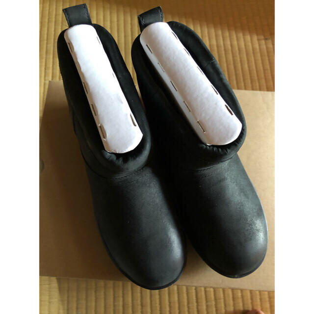 UGG(アグ)のCLASSIC MINI L WATERPROOF サイズ5 レディースの靴/シューズ(ブーツ)の商品写真