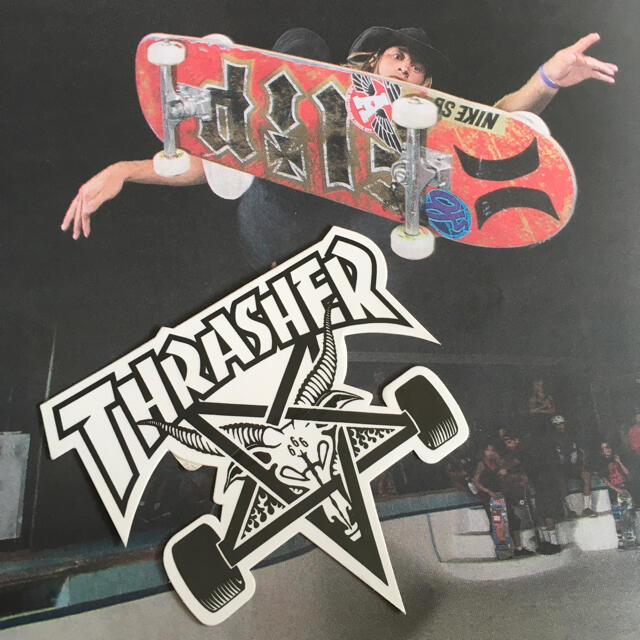 THRASHER(スラッシャー)のTHRASHERスラッシャーマガジン　US限定　ロゴ　アートアイコン　ステッカー スポーツ/アウトドアのスポーツ/アウトドア その他(スケートボード)の商品写真