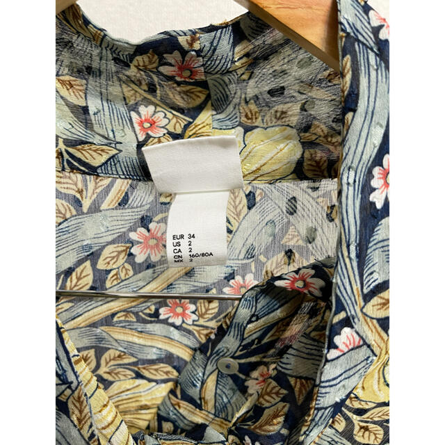 H&M(エイチアンドエム)のH&M ボウタイブラウス レディースのトップス(シャツ/ブラウス(長袖/七分))の商品写真