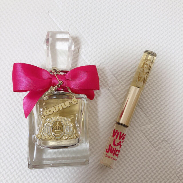 Juicy Couture(ジューシークチュール)のJuicy Couture Viva la juicy 50mlセット コスメ/美容の香水(香水(女性用))の商品写真