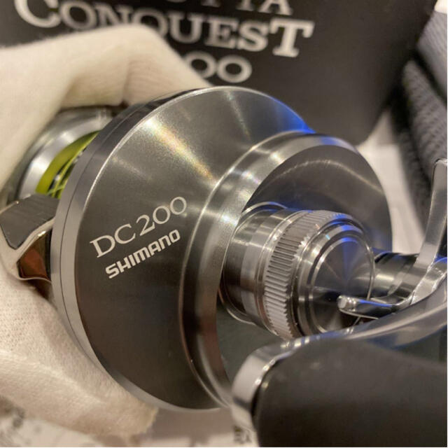 SHIMANO(シマノ)のカルカッタコンクエスト　DC200 【超美品】 スポーツ/アウトドアのフィッシング(リール)の商品写真