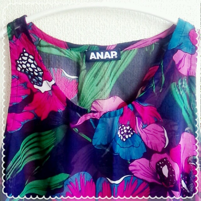 ANAP(アナップ)のANAP　花柄ノースリシフォンチュニック レディースのトップス(シャツ/ブラウス(半袖/袖なし))の商品写真