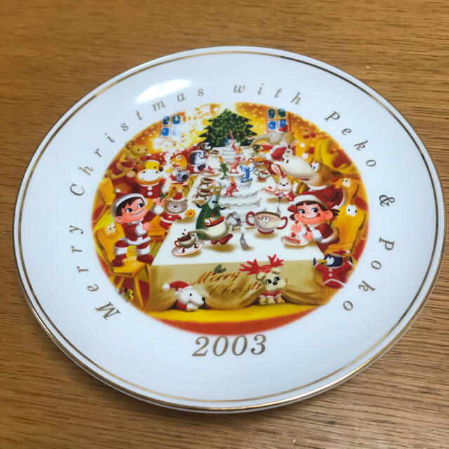 不二家(フジヤ)のペコちゃんクリスマス皿（2003） エンタメ/ホビーのコレクション(ノベルティグッズ)の商品写真