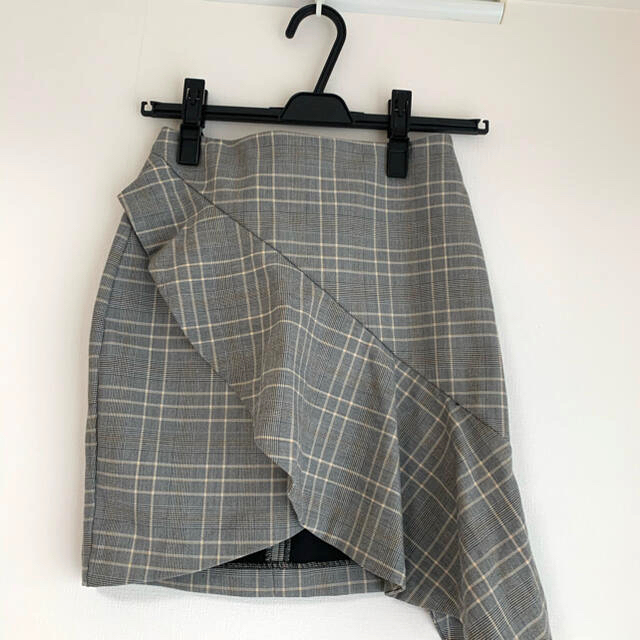 H&M(エイチアンドエム)の【H&M 】エイチアンドエム　チェック　ミニスカート　フリル　 レディースのスカート(ミニスカート)の商品写真